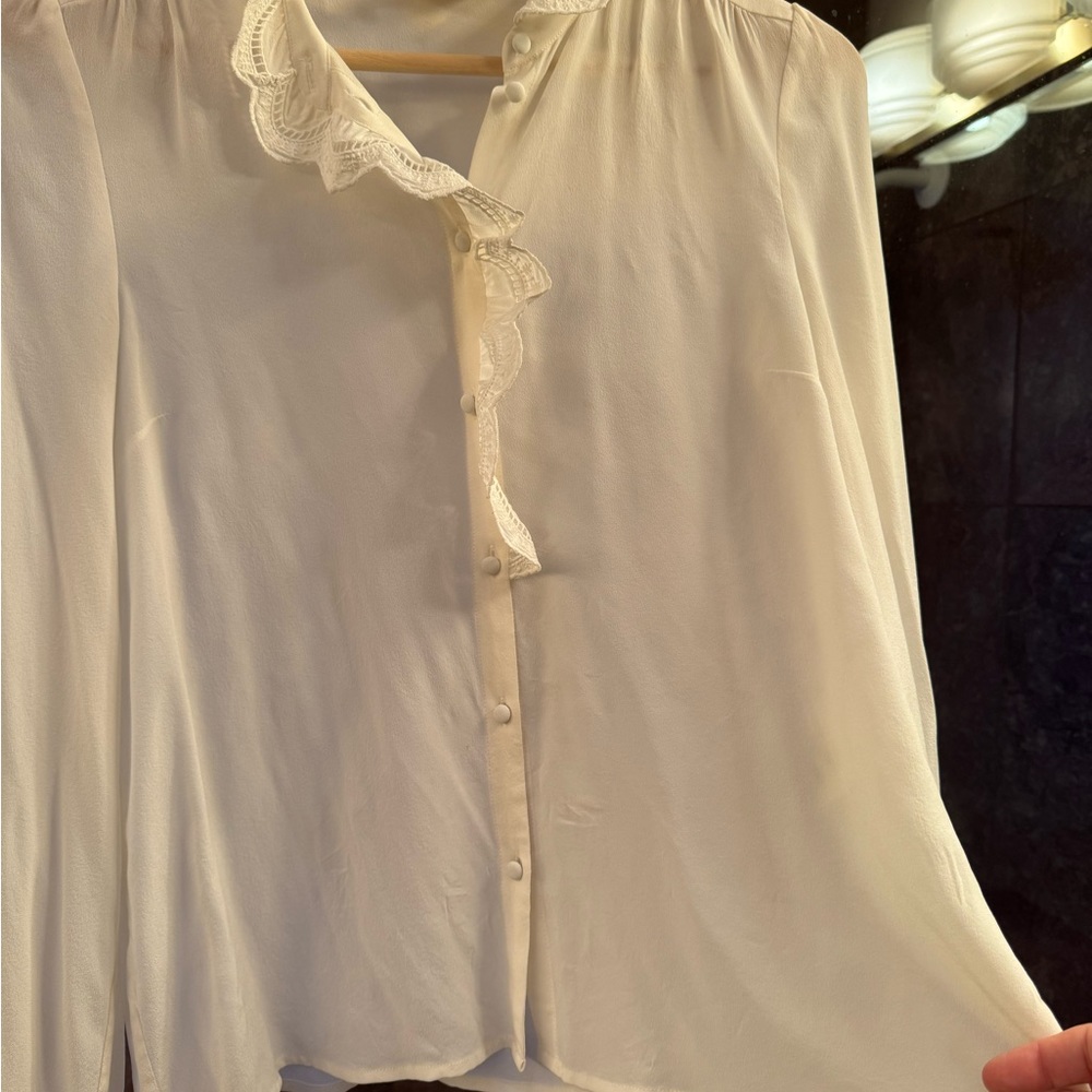 Gorgeous silk Sézane Chlo shirt! Not new but still gorgeous and ready for wear.